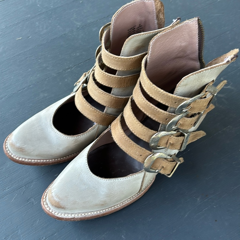 Great condition Freebird Scarlett!